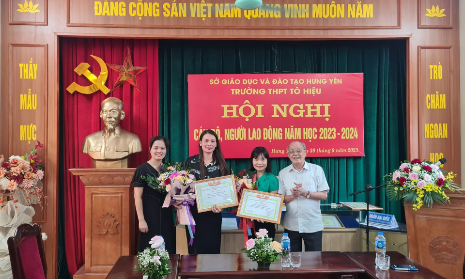 HỘI NGHỊ CÁN BỘ, NGƯỜI LAO ĐỘNG TRƯỜNG THPT TÔ HIỆU NĂM HỌC 2023-2024